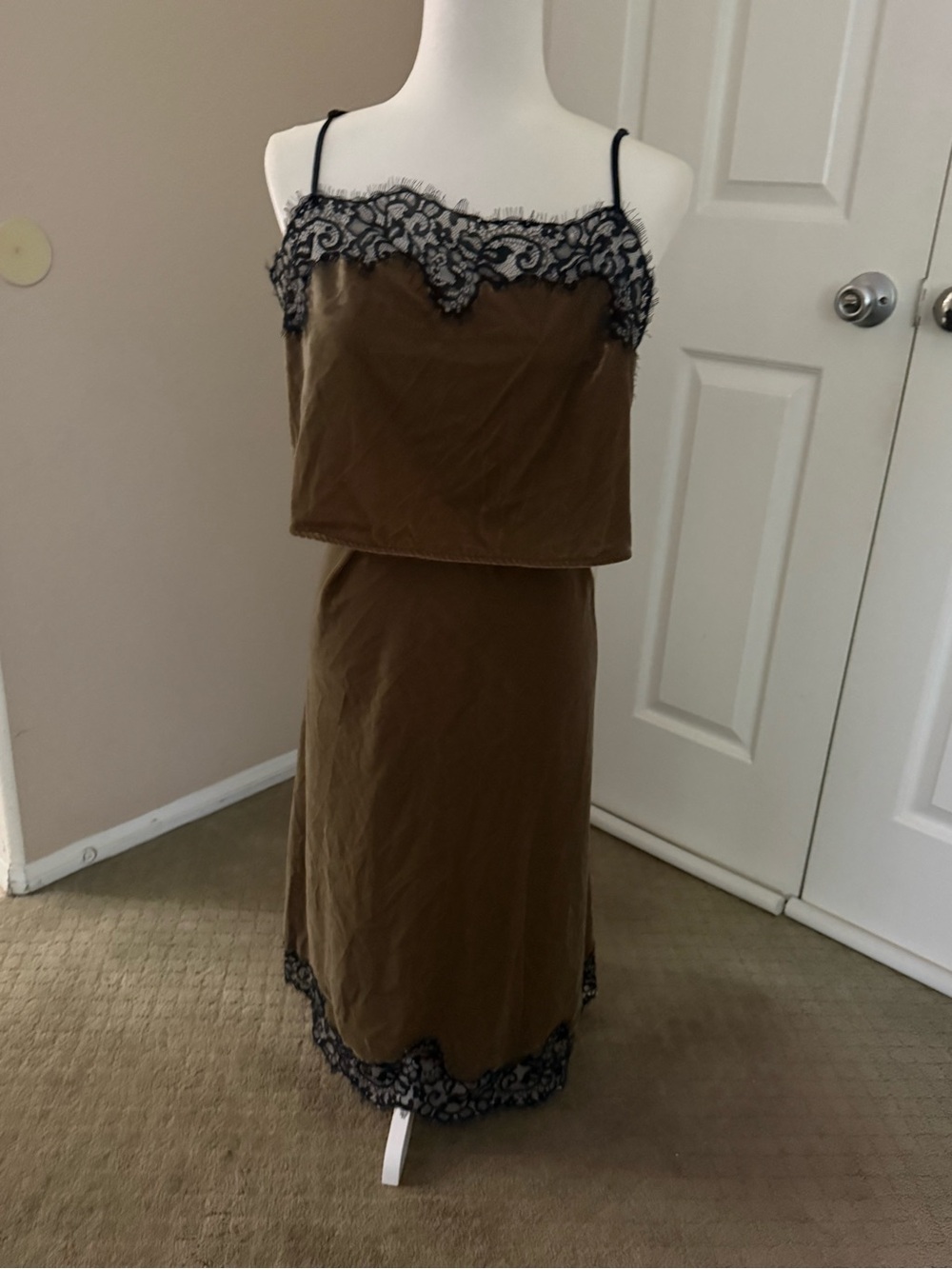 House of Harlow 1960 Velvet Lace Trim 2-Piece Skirt Set
